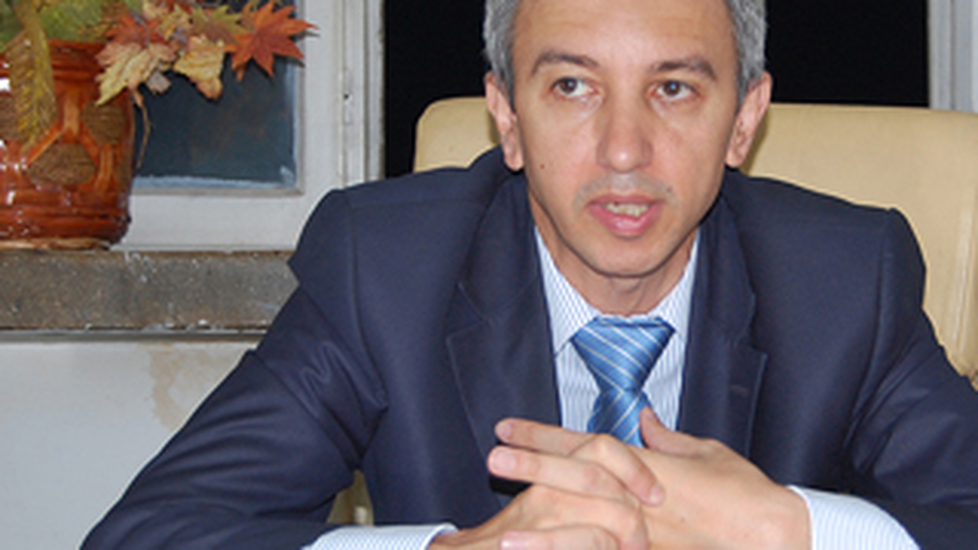 Tatal lui Dan Diaconescu: "Ii mergea mintea la afaceri inca din studentie! Banii pentru primul ziar i-a facut vanzand fulare"