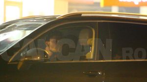 Paparazzii au filmat SĂRUTUL care dovedeşte relaţia dintre ex-doamna Ionescu şi ex-ul fiicei lui Vadim Tudor. Cristina Spătar se iubeşte pe ascuns cu antrenorul de fitness!