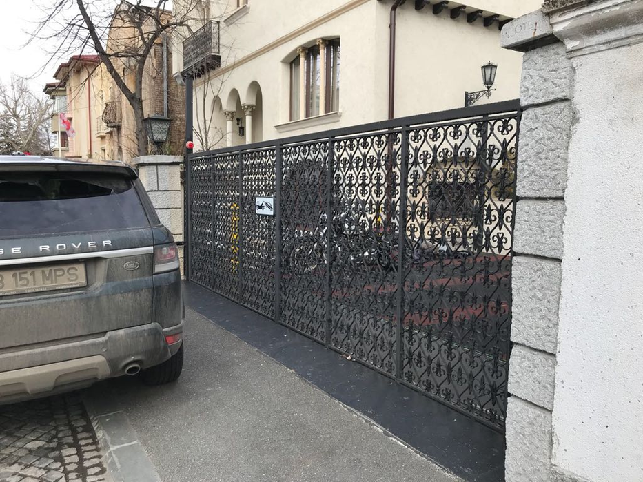 Super-vila din Primăverii a lui Sorin Peneș