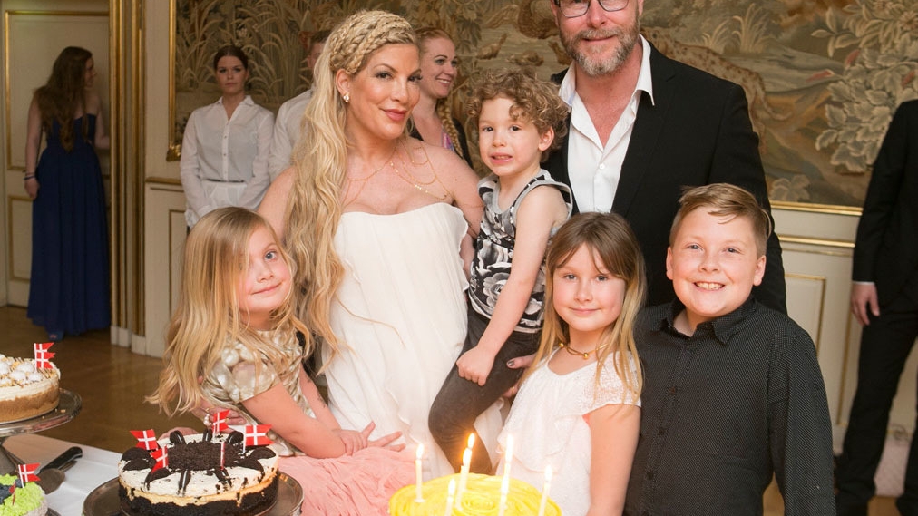 Celebra actriţă TORI SPELLING a dat marea veste! E din nou însărcinată: „Nu mă aşteptam…“