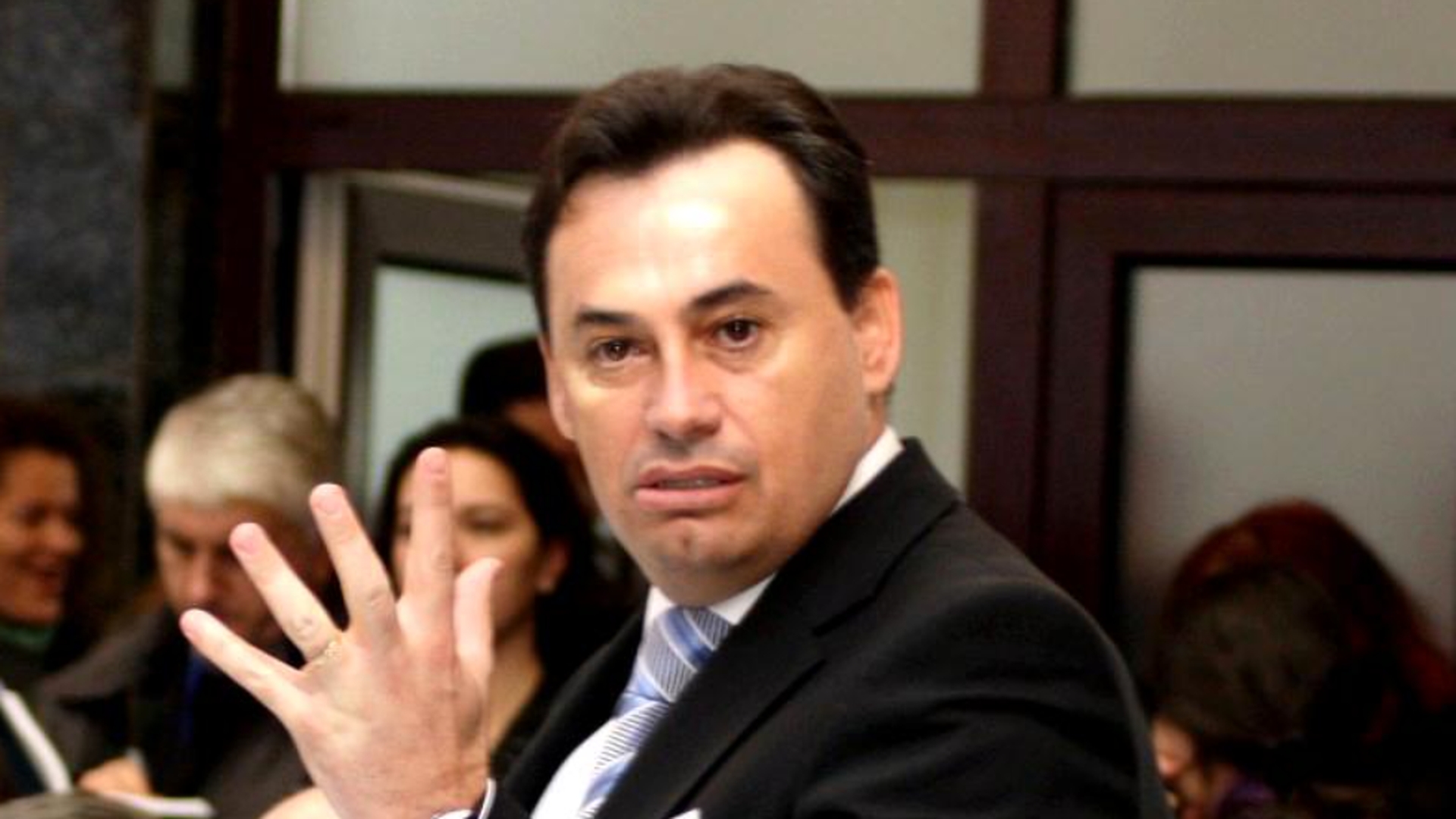 Gheorghe Falcă, vicepreședintele PNL, deranjat de declarațiile lui Dan Barna: ”Dacă ne respectăm, ne spunem lucrurile în interior, nu prin mass-media!”