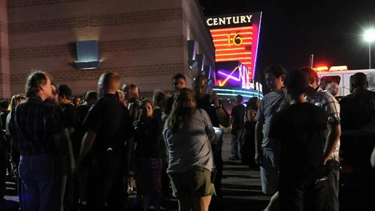 Atacatorul de la premiera noului film Batman are 24 de ani si se numeste James Holmes!