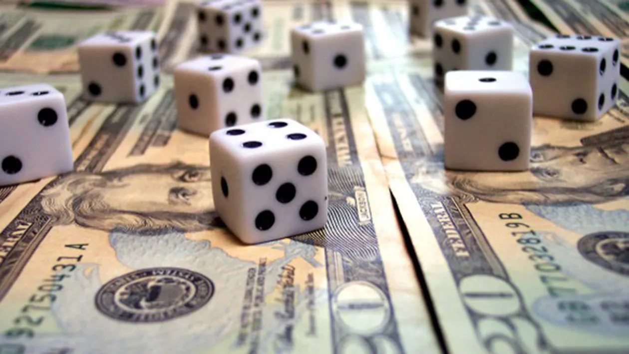 ATENTIE! Horoscopul banilor pentru luna mai 2015 pentru fiecare zodie! Ce surprize vei avea!