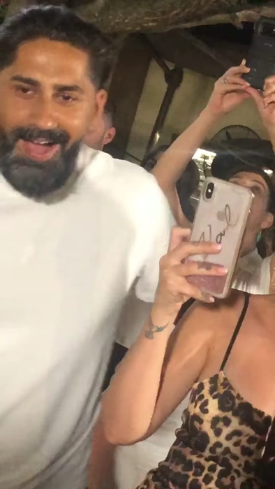 Imaginile momentului în showbiz! Connect-R și Misha, filmați în ipostaze tandre la 1 an de la anunțul divorțului! Andra i-a dat de gol