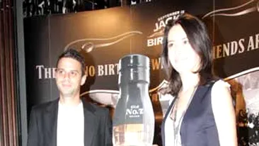 Au purtat acelasi model de incaltaminte la un eveniment! Corina si Amalia Nastase, indragostite de o pereche de pantofi