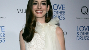 Anne Hathaway a vrut sa isi ia o pisica pentru a se pregati sa fie "Catwoman"