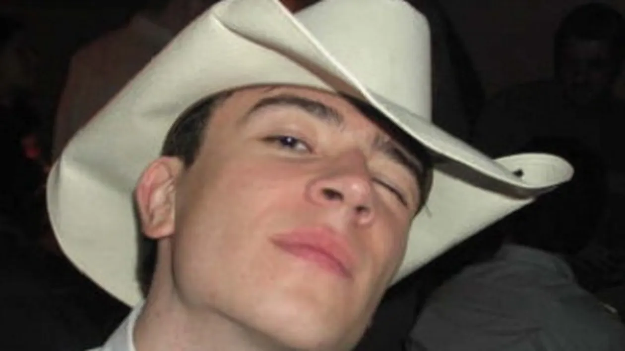 La asta chiar nu te-ai fi asteptat! Baiatul lui Mugur Isarescu s-a decis sa faca ASTA si a mers pana la capat