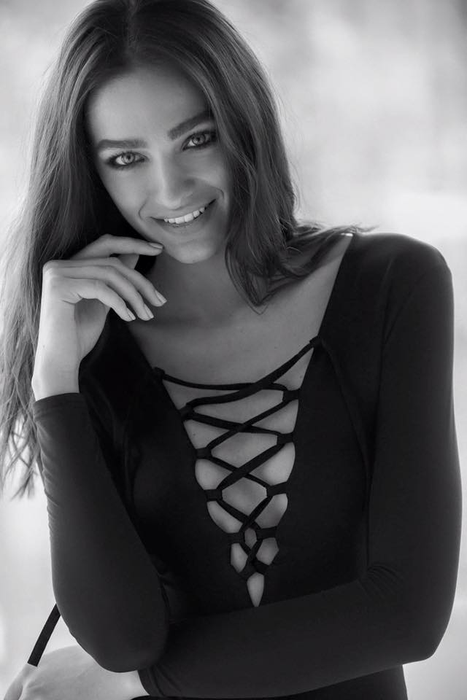 Denisa Ciocoiu este un model apreciat la Londra, acolo unde s-a mutat