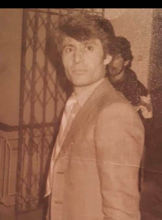 Mihai Dumitru Martalogu a fost unul dintre pictorii soților Ceaușescu, dar și șeful  de propagandă în județul Olt