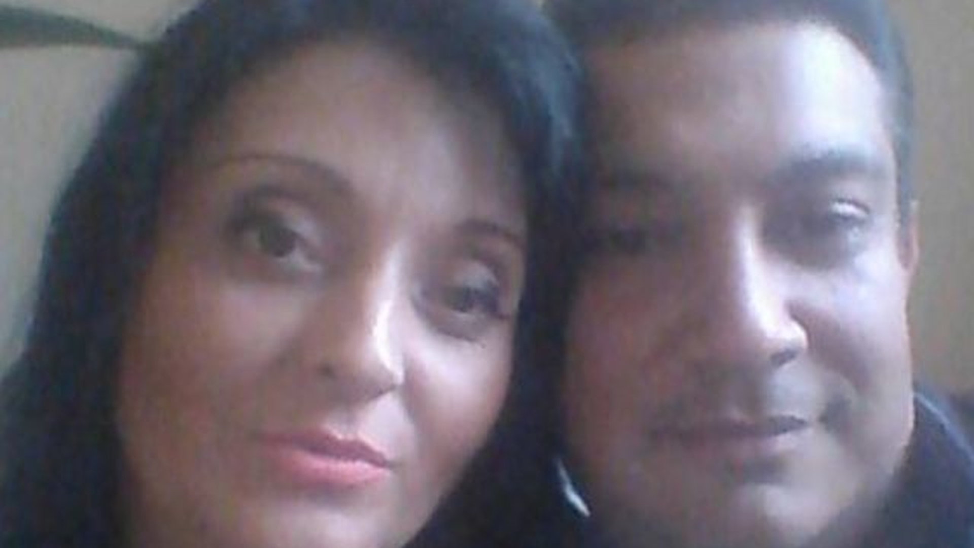 Au trecut trei săptămâni de la măcelul de pe Victoriei, dar… Nu i-au spus copilului nici până azi cum i-a murit mama!