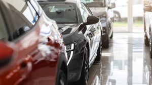 Românii cu mașini scumpe, vizați de ANAF. Ce se întâmplă cu cei care le-au cumpărat cu bani cash