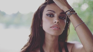 MĂDĂLINA GHENEA a apărut cu vânătăi pe picioare. Cum se antrenează celebra mămică pentru a fi în formă maximă