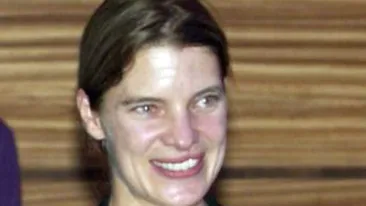 Cristina Verona, jurnalista care si-a ucis mama, a reclamat la Politie ca un vecin i-a furat identitatea