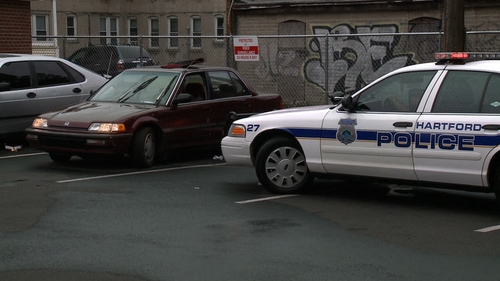 Trei tineri din Oneşti, răniţi într-un accident după ce s-au răsturnat cu maşina din cauza vitezei