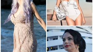 Deşi nu sunt la Londra şi nici nu conduc maşini britanice, femeile din showbiz coboară de la volan prin dreapta. Şi nu sunt puţine!