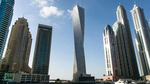 VIDEO / Încă o lovitură la Dubai! Un zgârie nori din aur! Inaugurarea, de Revelion