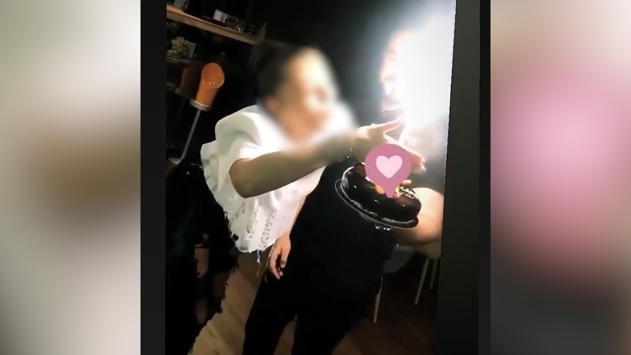 Sărbătorita nu vrea ca vârsta să i se cunoască