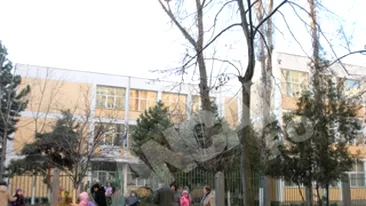 Roberta si Louis, elevii care au facut sex oral in toaleta scolii, au fost mutati imediat de la scoala!