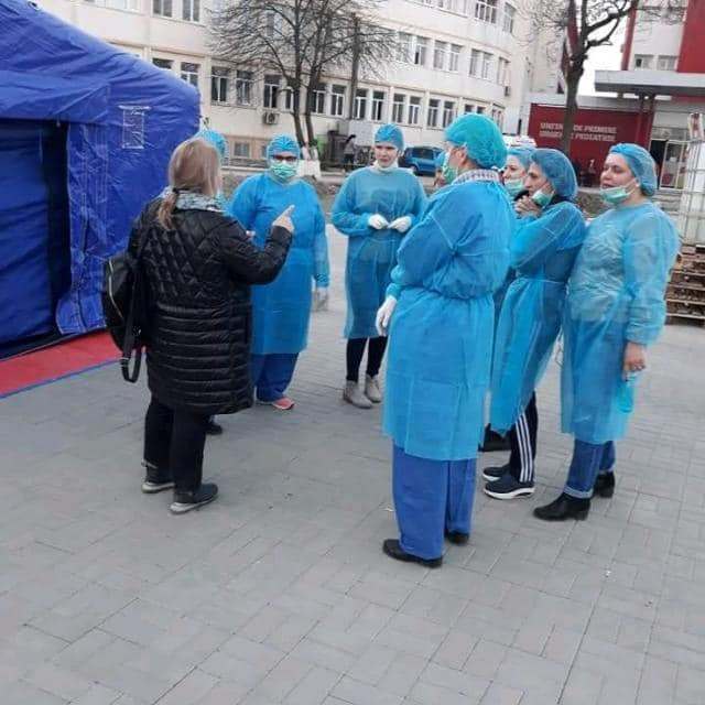 18 asistente medicale din creșele din Bacău, în linia întâi a războiului cu noul coronavirus după ce au fost trimise în șomaj tehnic