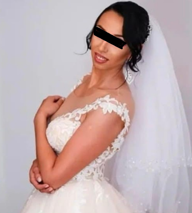Imaginile durerii de la înmormântarea lui Beatrice, tânăra care a murit după ce a fost diagnosticată cu o formă rară de cancer
