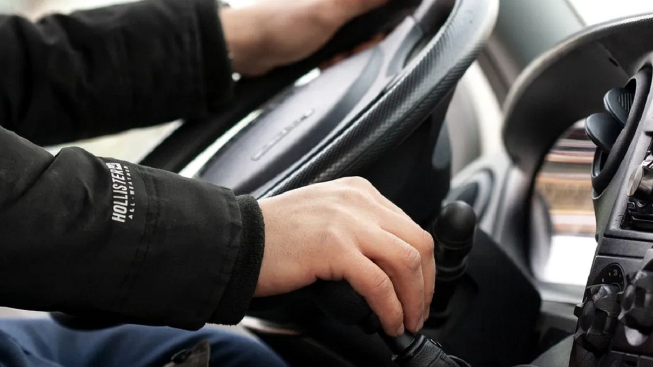 Noi modificări în privința examenului pentru obținerea permisului de conducere: „Nu am fi ajuns în Parlament cu o asemenea speţă”