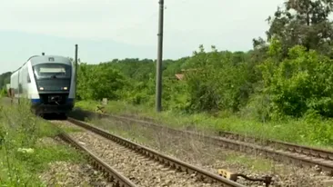 Tragedie pe calea ferată. Două femei au fost spulberate de tren în Bacău
