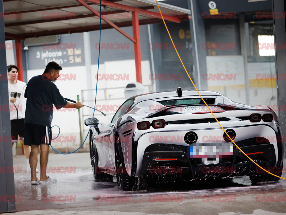 Mașina de 500.000 de euro a lui Zbir, spălată la self-wash