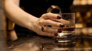 Vedeta din România care susține că i s-au pus substanțe interzise în băutură: „Stare de rău, de confuzie maximă”