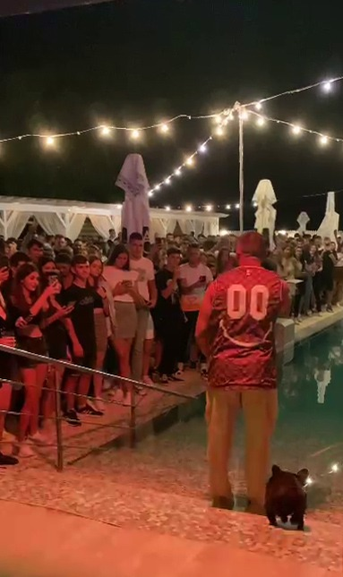 Dorian Popa, show de show la piscină / Sursă foto: CANCAN