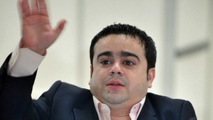 Este atat de afectat de fuga fiicei sale, incat nu vrea sa discute nici cu apropiatii! Adi Minune s-a izolat de toata lumea...