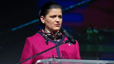 Pare sediul unei firme, dar aici locuieste un fost ministru celebru! Vezi despre cine e vorba!