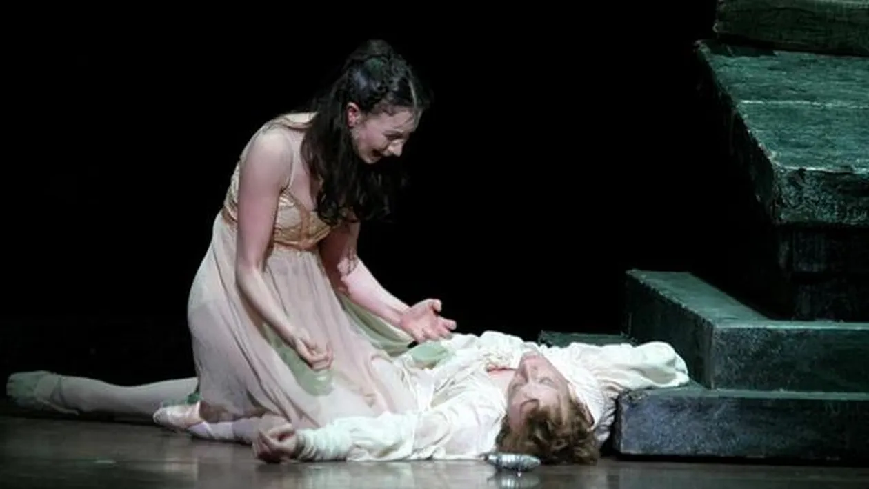 Povestea de dragoste absolut tulburatoare a doi frati romani care s-au casatorit si au facut dragoste, nestiind ca sunt rude!