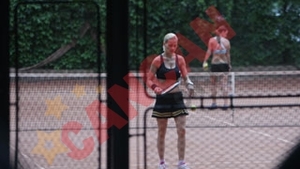 Blonda lui Mutu e zero la tenis