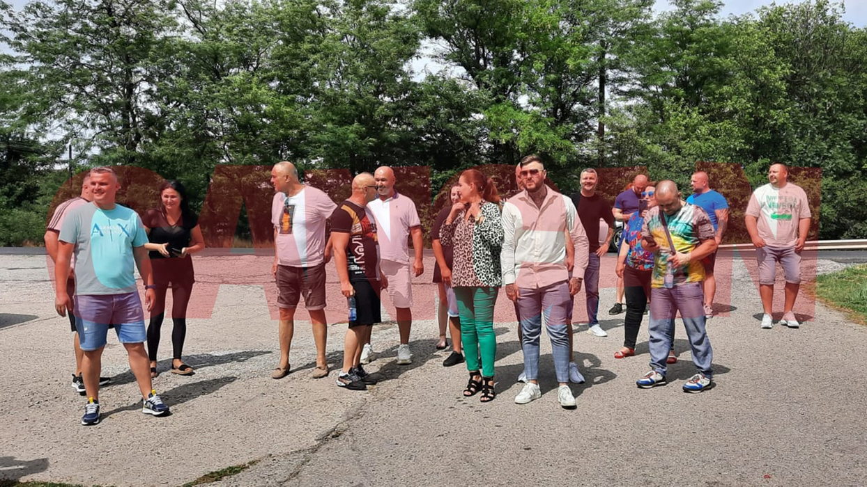Adrian Mititelu a fost așteptat de apropiați la ieșirea din penitenciar