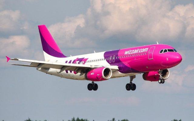 181 de persoane au așteptat avionul preț de 20 de ore, timp în care compania nu le-a dat nicio informație