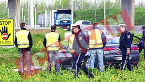 Patru romani deghizati in politisti au fost impuscati langa Viena