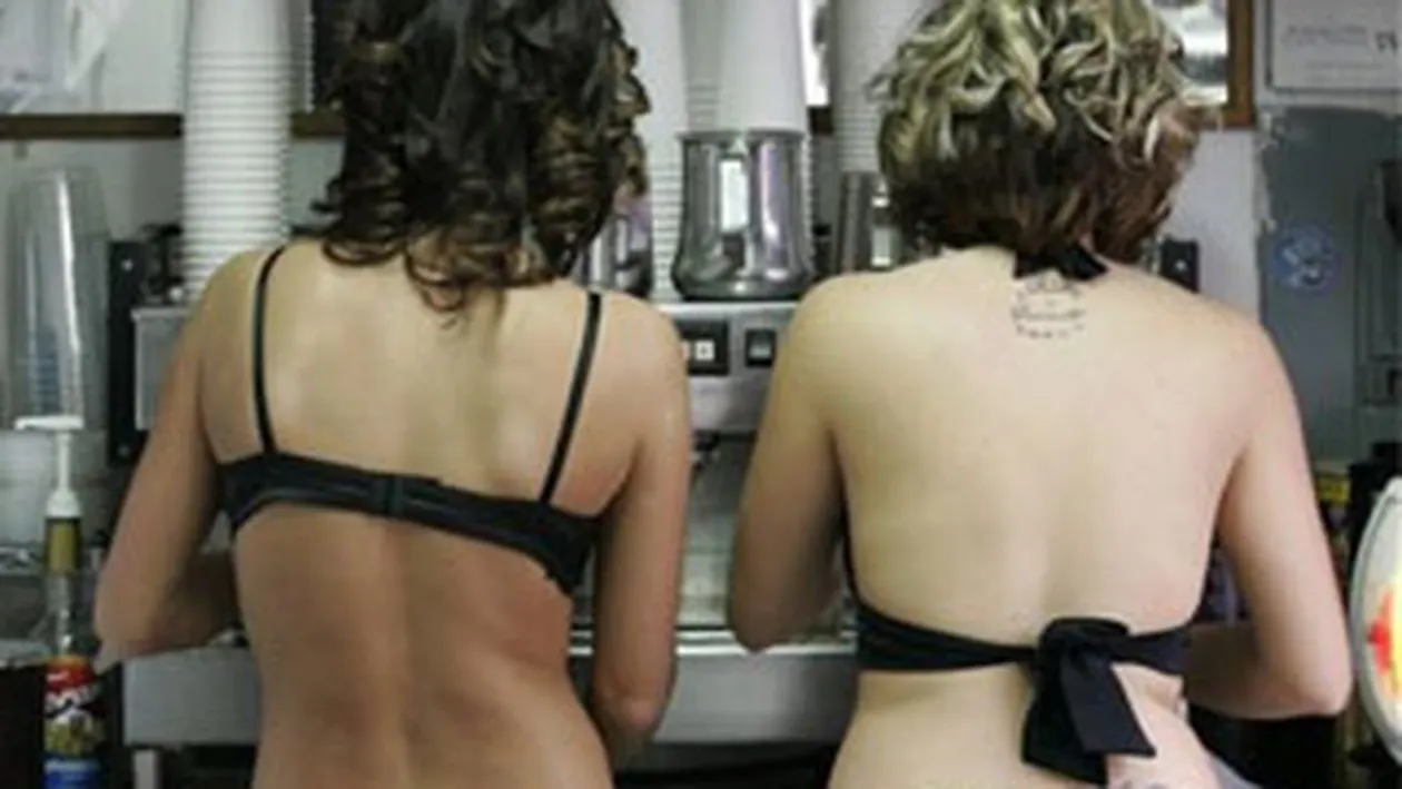 Chelneritele de la Bikini Bar perturbeaza traficul