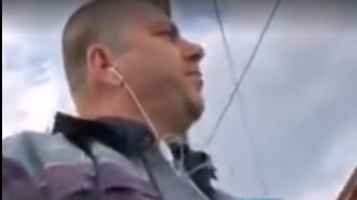 Tupeu incredibil al unui polițist! Era filmat chiar de tânărul șofer în timp ce-și bătea joc de el: ”Dacă iau coronavirus?” / ”Asta e!” Ce s-a întâmplat apoi le întrece pe toate VIDEO