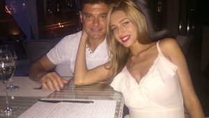 CRISTIAN BOUREANU şi-a scos iubita în... tricou, de Ziua Naţională a României. Iată cum au sărbătorit cei doi