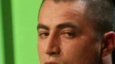 Îi cere…CRISTIAN CIOACĂ, dat în judecată de fiul său