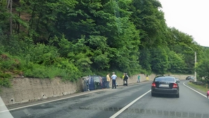 Accident pe DN1 Soferul unui Logan s-a rasturnat in sant si a scapat nevatamat!
