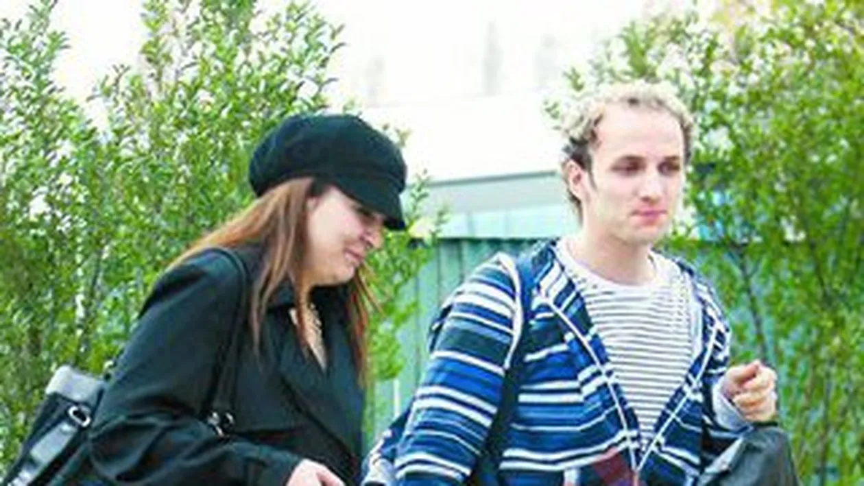 A pictat-o cu crengi in cap