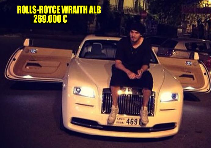 Prințișorul la volanul unui Rolce-Royce Wraith