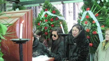 Sora Oliviei Steer a murit la doar 38 de ani. Boala cumplită care a răpus-o pe Lavinia