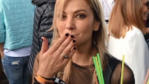 Roxana Ionescu a fost martoră la discuţia dintre bărbaţii din viaţa ei! Fostul soţ al ”Mamei Natură” l-a ”atacat”
în club pe ultimul ei iubit, Tinu: ”Frate, decide-te…” Urmarea e colosală!
