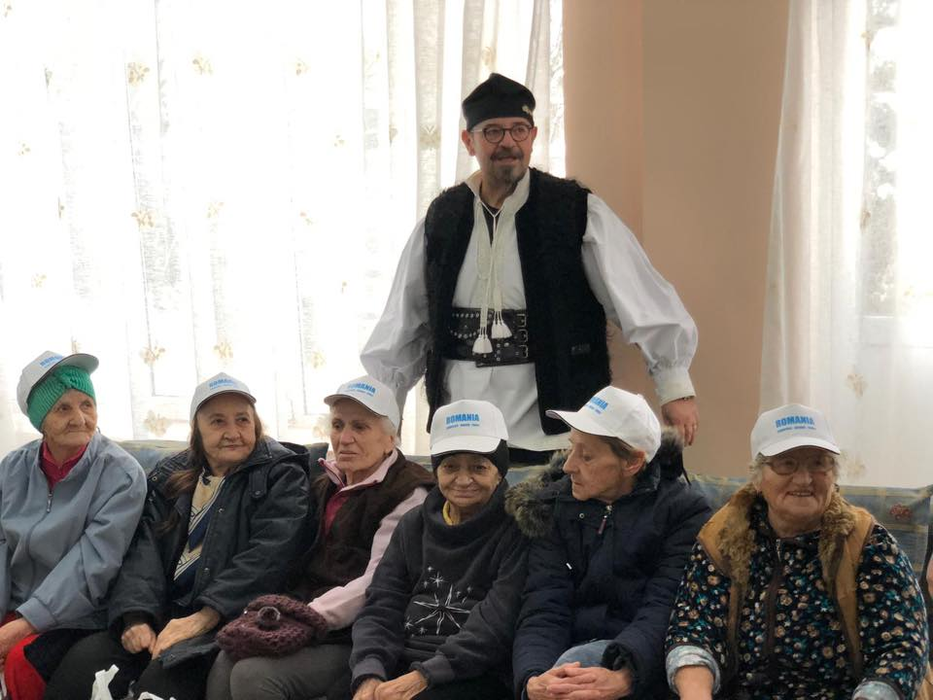 Fostul primar Cristian Popescu Piedone a colindat la un cămin de bătrâni: ”Am simțit nevoia să mă încarc sufletește!” | VIDEO