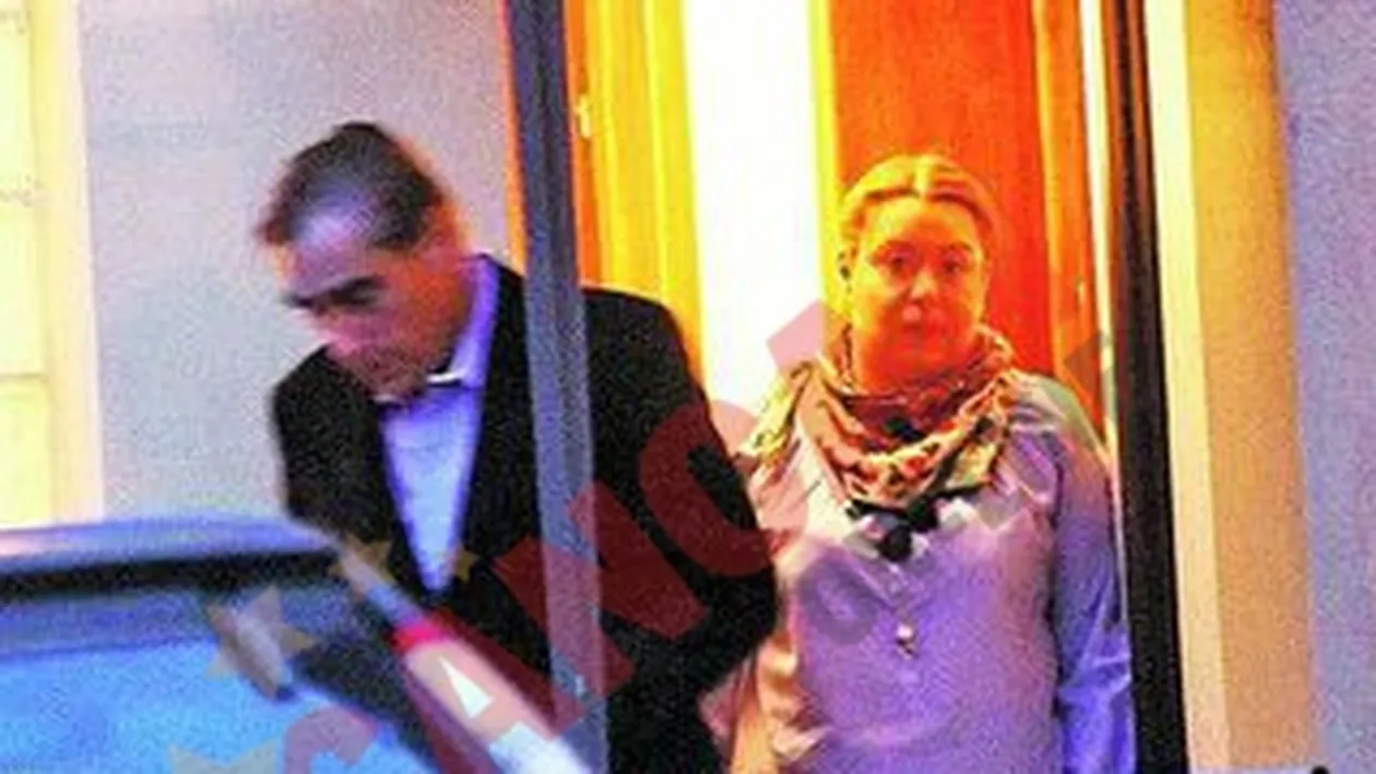 Petre Roman are probleme acasa? Si-a vizitat in secret fiica