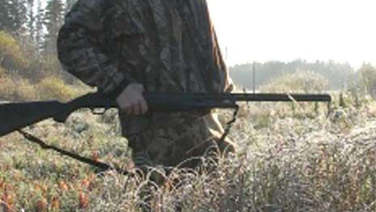 A murit! Un barbat din Romania a fost impuscat de un coleg! Ce s-a intamplat