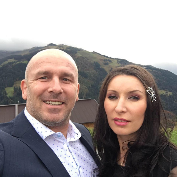 Singurul motiv pentru care Cătălin Zmărăndescu a acceptat să participe cu soția la Power Couple. Ce fac în intimitate îi ajută la Antena 1