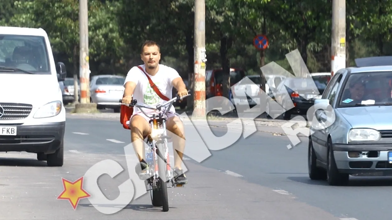 Ce au in comun Puya si Botezatu? Calaresc cu aceeasi pofta bicicleta! Ce crezi c-a artistul facut cand i-a sunat telefonul?